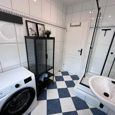 アパート - Dschungel - Modern, Ruhig Und Familienfreundlich, Gratis W-lan ロストック