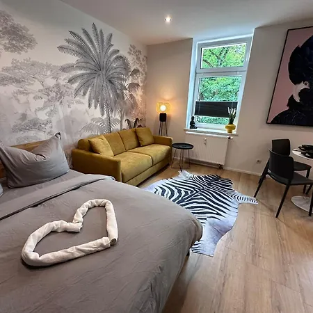 - Dschungel - Modern, Ruhig Und Familienfreundlich, Gratis W-lan *